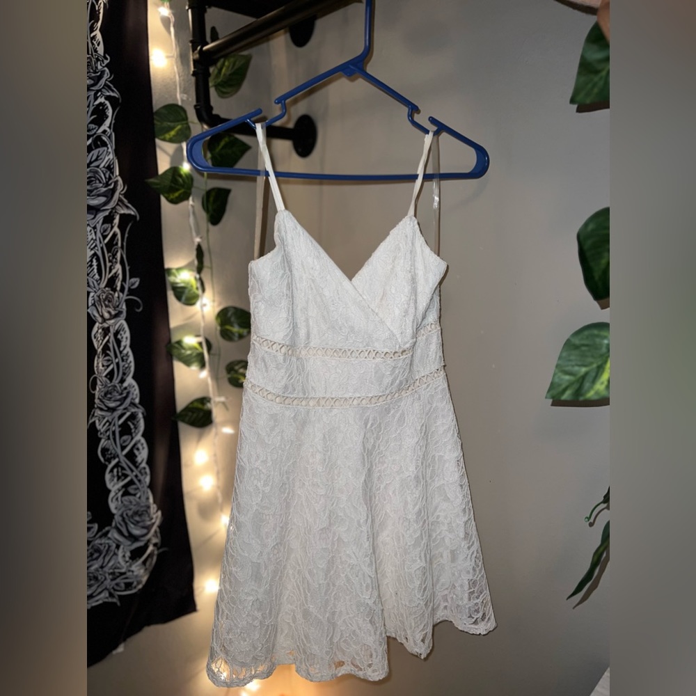 White lace summer dress, size small.